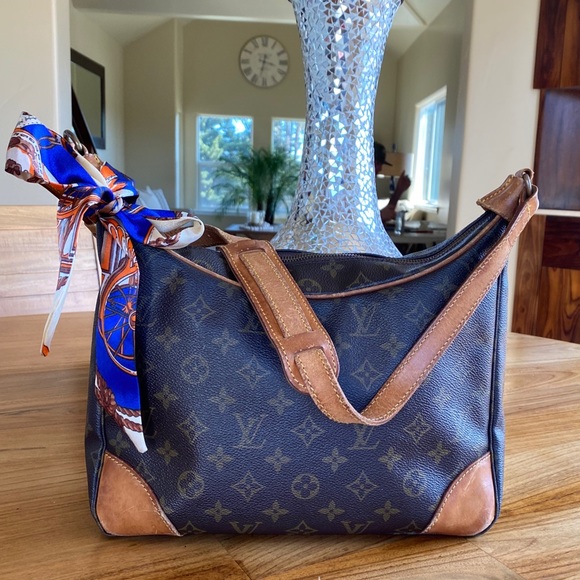 😎SOLD😎AUTHENTIC LOUIS VUITTON BOULOGNE 30 - Picture 1 of 8